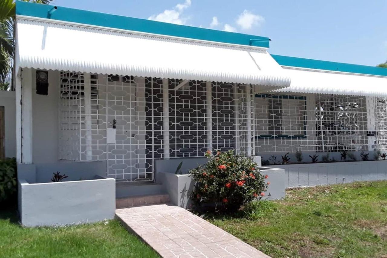 Villa Casa Del Sol-Unit A à Bayamon Extérieur photo